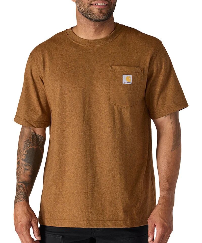 Carhartt t-shirt met borstzak K87 bruin voorkant aan