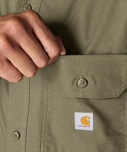 Carhartt Glenwood Overhemd 107685 model aan borstzak logo